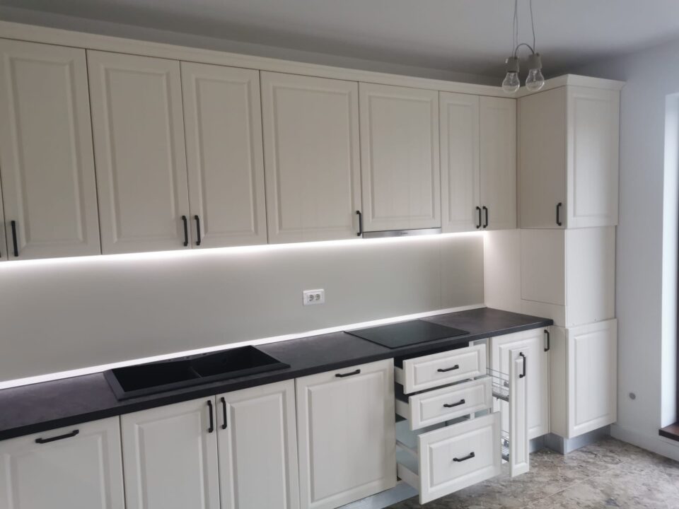 Mobilier la comanda Bucatarie Dionne (3)
