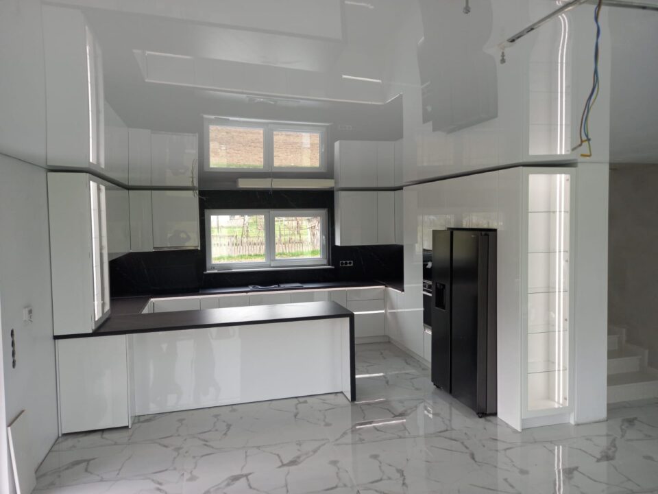 Mobilier la comanda Bucatarie Luna (1)